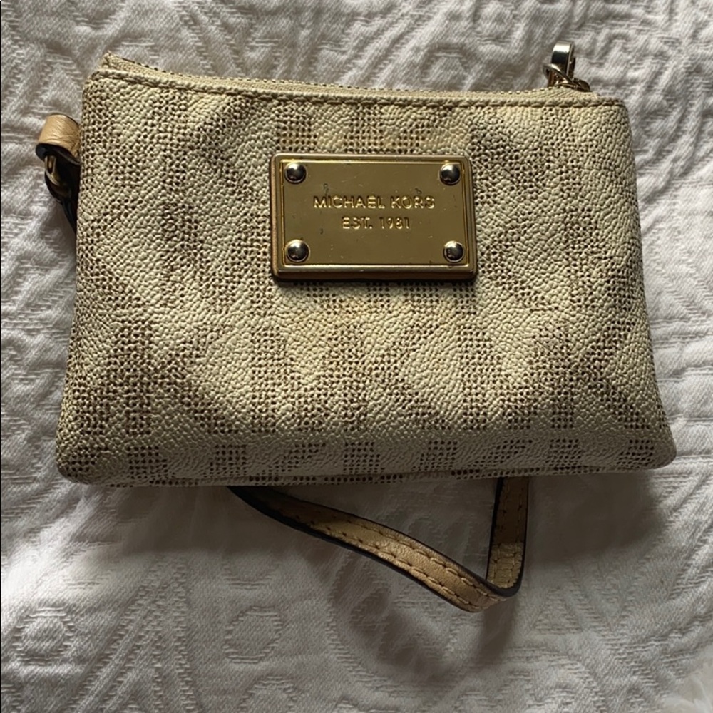 Michael Kors wristlet